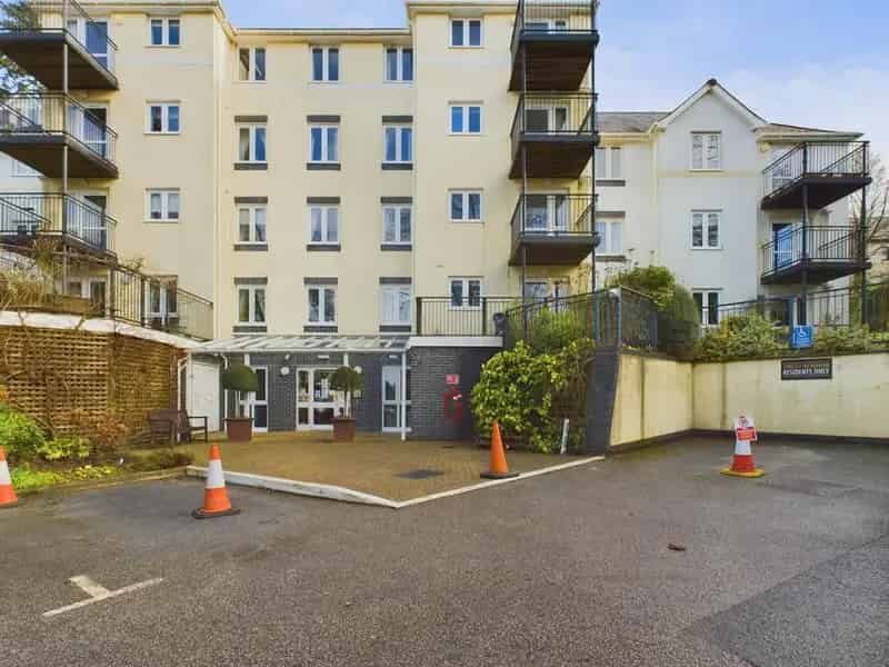 2 Bedroom Retirement Apartment For Sale