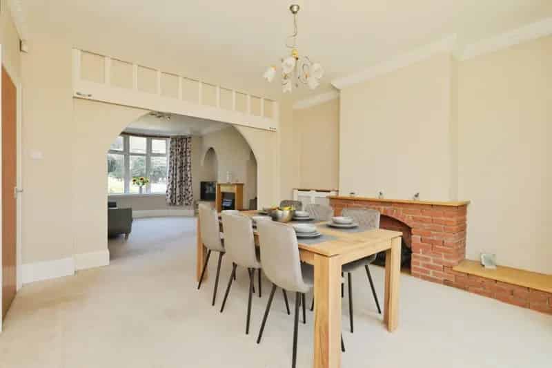 4 Bedroom Detached House For Sale in Meadow Head Sheffield