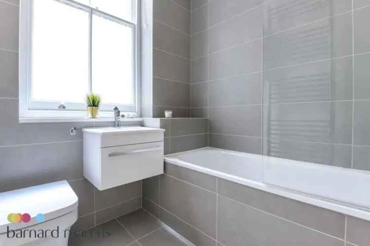 2 Bed 2 Bath Apartment near Kensington Olympia Station