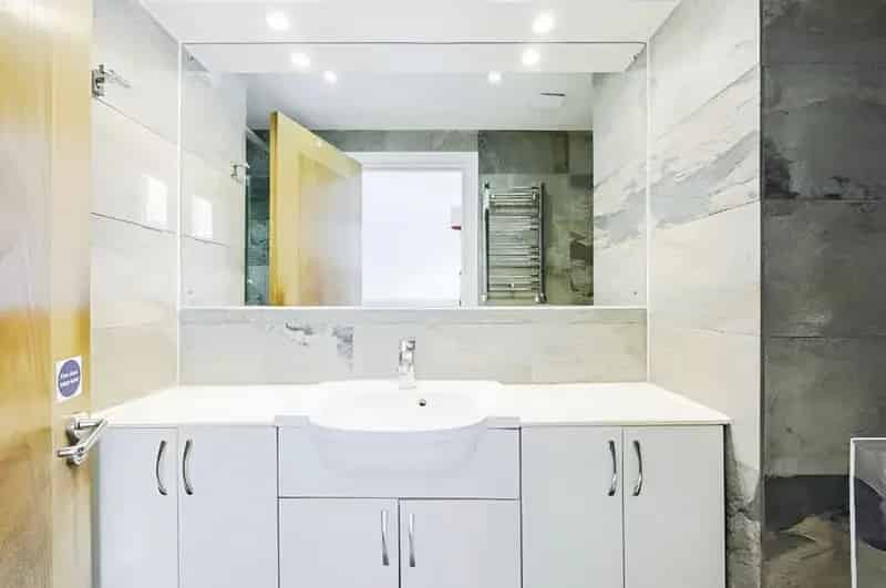 2 Bedroom Flat to Rent London E16 - Barrier Point
