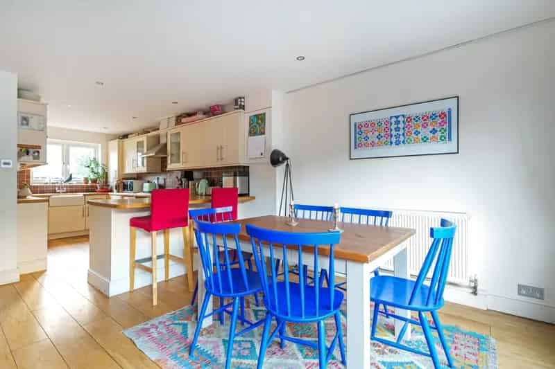 3 Bedroom House to Rent in Hyde - Off-Street Parking and Garden