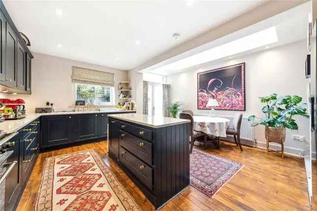 Stunning 4 Bedroom Terraced House  North Kensington