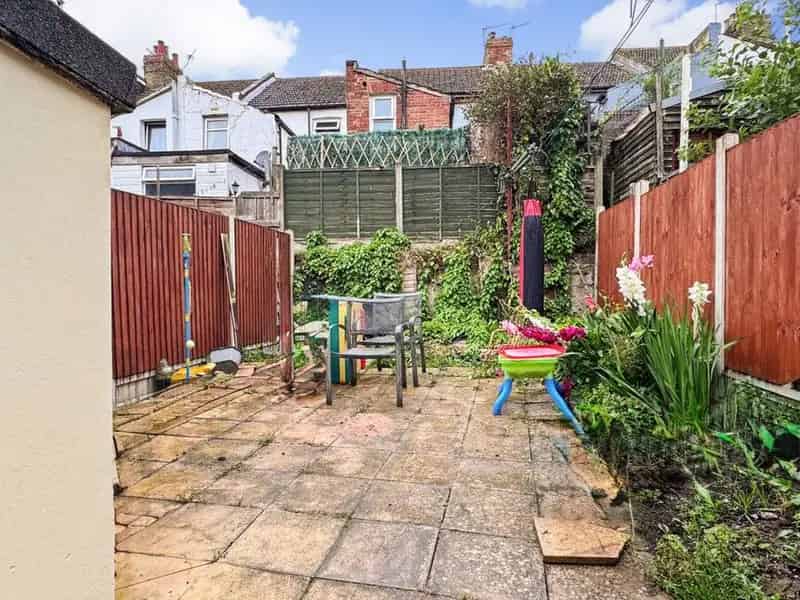 4 Bedroom Mid Terrace House For Sale Folkestone Kent