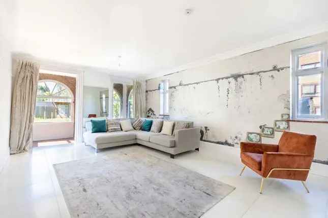 Detached house to rent in Chatsworth Road, Mapesbury Conservation Area, London NW2