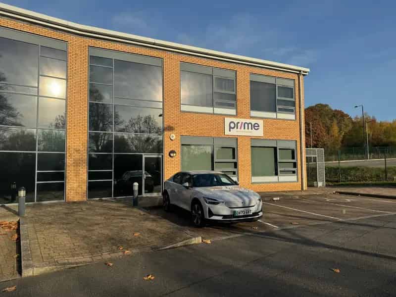 Semi Detached Office Premises with Parking Near Coventry