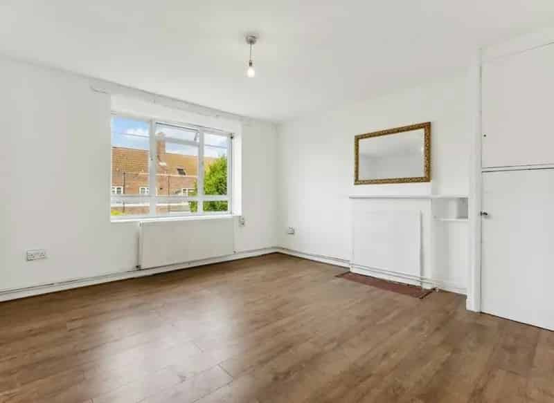Three Bedroom Apartment Near White City Station