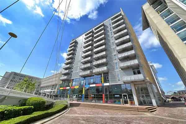 One Bedroom Apartment Stunning River Views Salford
