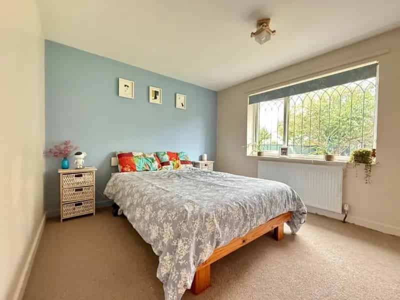 4 Bed Detached House for Sale in Stroud