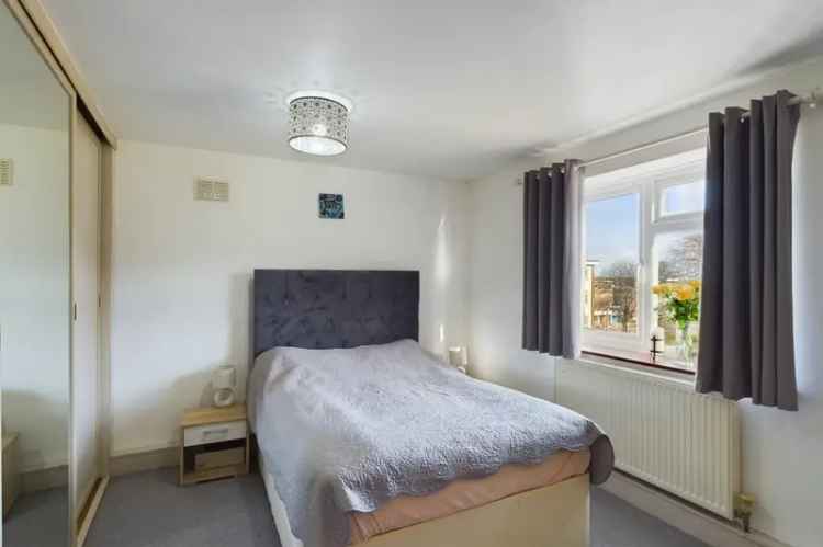 Apartment For Sale in Dover, England