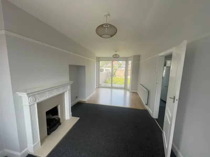 3 bedroom semi-detached house