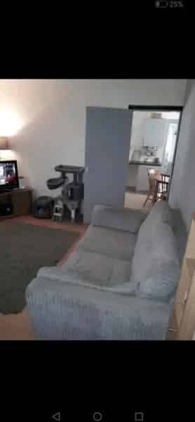 2 Bed House Near Willenhall Safe Area Private Garden Large Kitchen