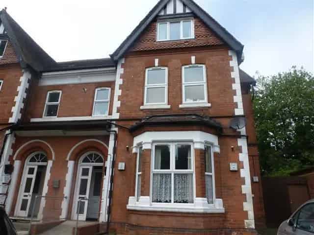 One Bedroom Flat Available Soon - Renovated
