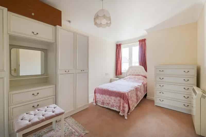 One Bedroom Retirement Apartment Calverley Court Leasehold