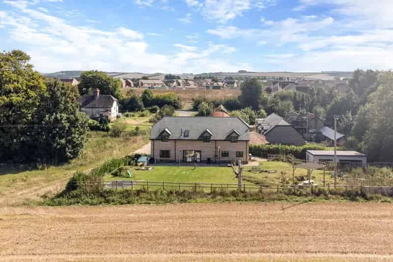 5 Bedroom Barn Conversion with Annexe Near Salisbury