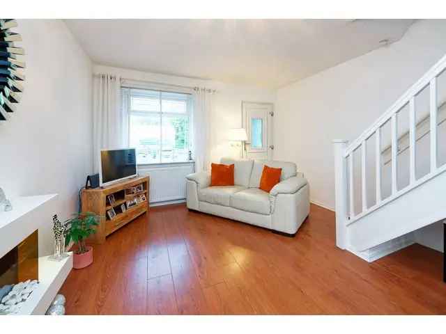 2 Bedroom Mid Terrace House for Sale