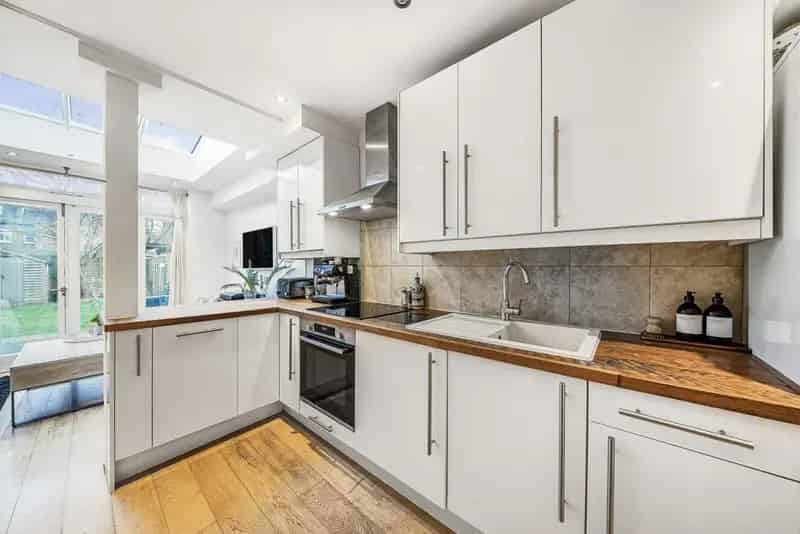 One Bedroom Garden Flat near Wimbledon