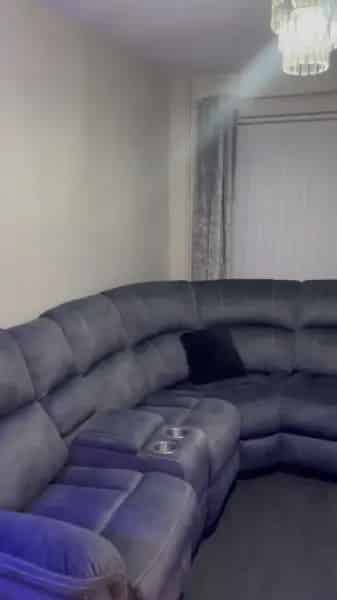 Huge 2 Bed House with Large Garden and Driveway