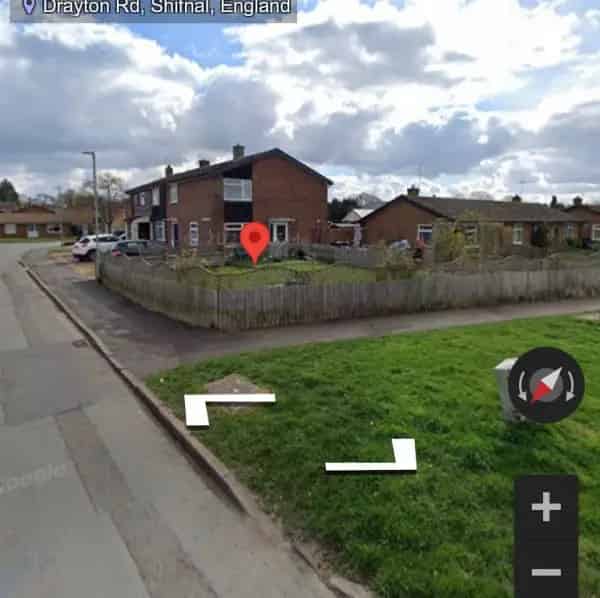 Beautiful 2 Bedroom House Huge Gardens Fresh Start