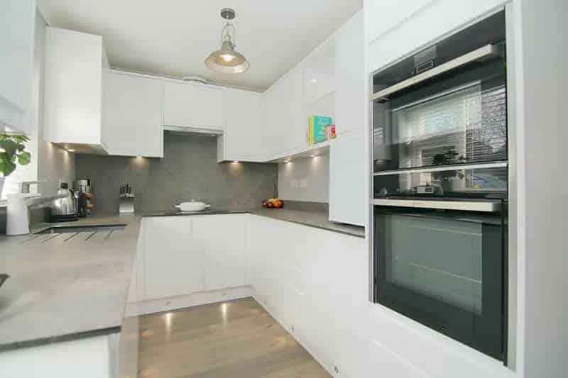 3 Bedroom Detached House For Sale in Pudsey