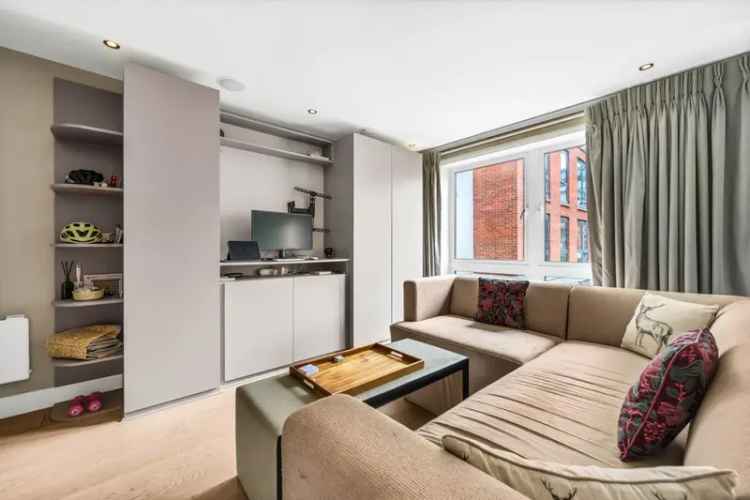 Manhattan-Style Apartment in Chelsea Creek London