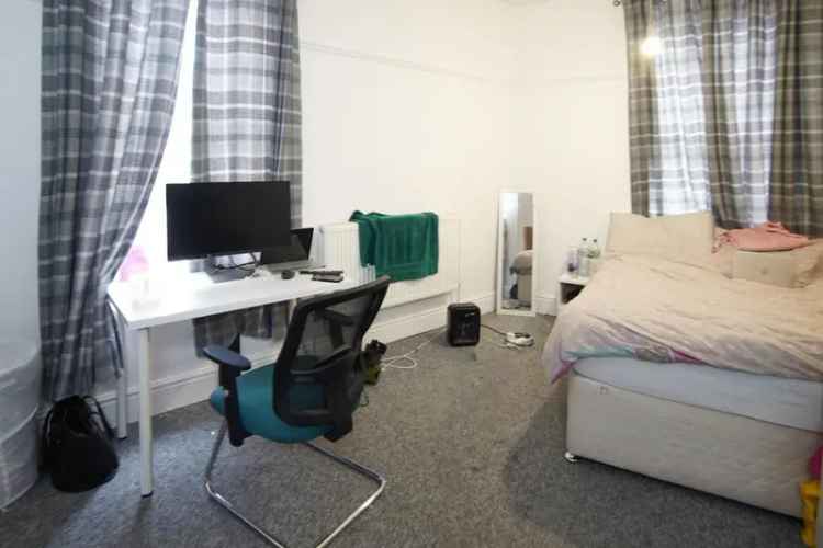 2 Bedroom Apartment to Rent in Bristol