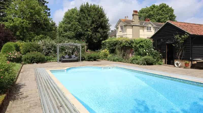 5 Bedroom Detached Edwardian House with Cottage and Outbuildings