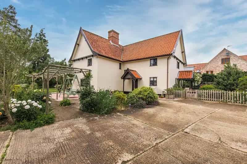 5 Bedroom Detached Period House with Annexe and 1.27 Acres of Gardens