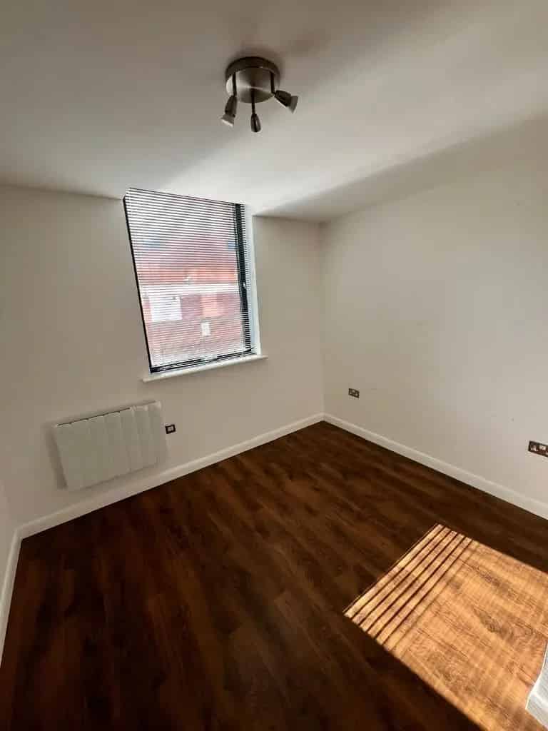 2 Bedroom Flat Bedford - Zero Deposit & Superfast Wifi