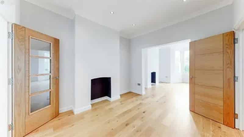5 Bedroom House For Sale in West London