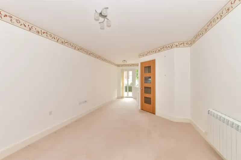 2 Bedroom Over 60s Apartment for Sale - Ground Floor