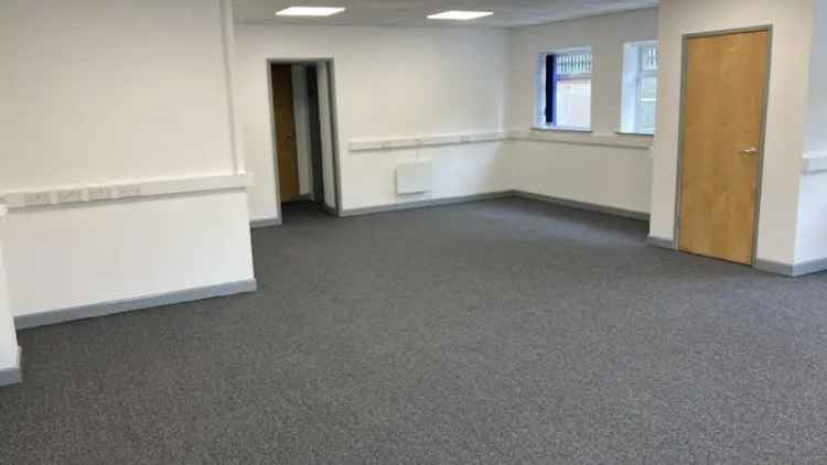 Refurbished Warehouse with Secure Yard and High Eaves in Keynsham