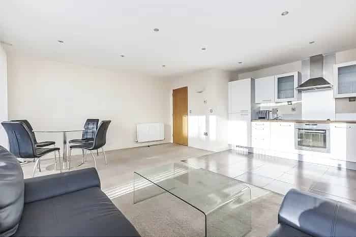 1 Bedroom Apartment to Rent near Royal Victoria DLR Station