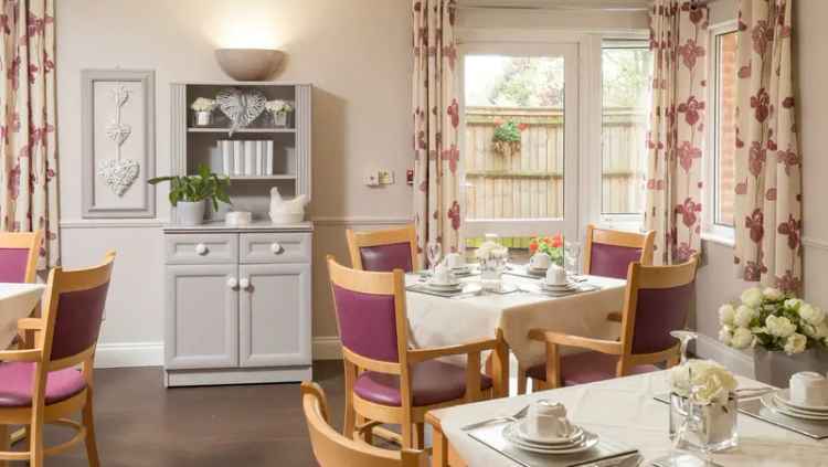 Glendale Care Home Walton-on-Thames Dementia Residential Care