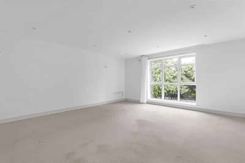 3 Bedroom Apartment House to Rent in Meadowcroft House