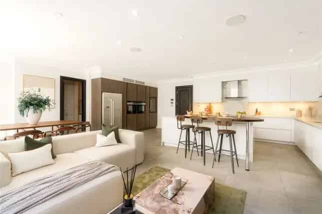 6 Bedroom House for Sale in Hamilton Terrace St John's Wood NW8