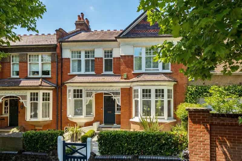 5 bedroom terraced house for sale