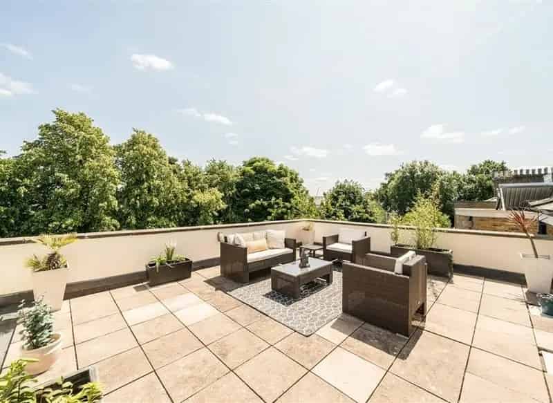 Spacious Victorian Conversion with Panoramic Terrace Views