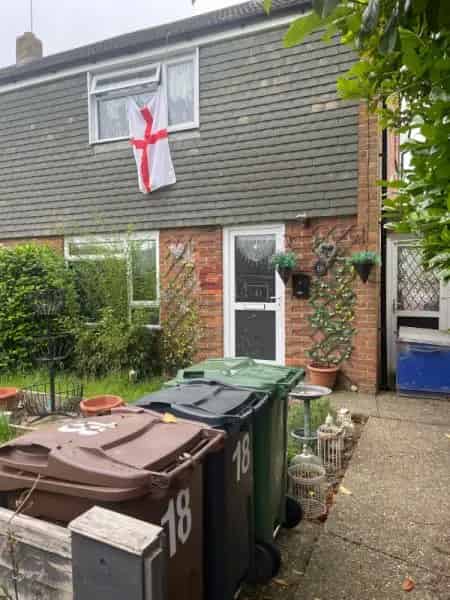 Lovely House Near Schools and Bus Stop