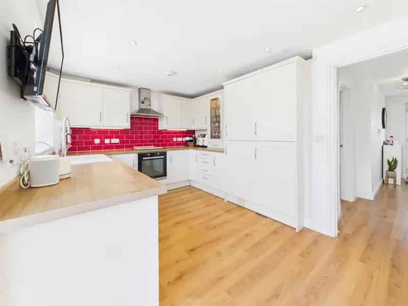 3 Bedroom Link Detached House for Sale