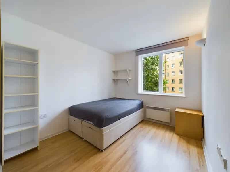 2 Bedroom Flat for Sale near Canary Wharf