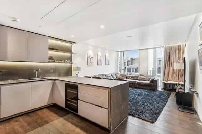 Flat for Sale Buckingham Palace Road Westminster SW1W