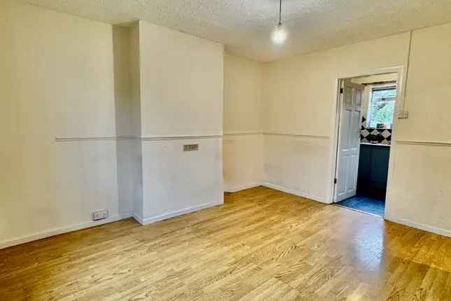 Semi-detached House for Rent Summerleaze Bristol BS16