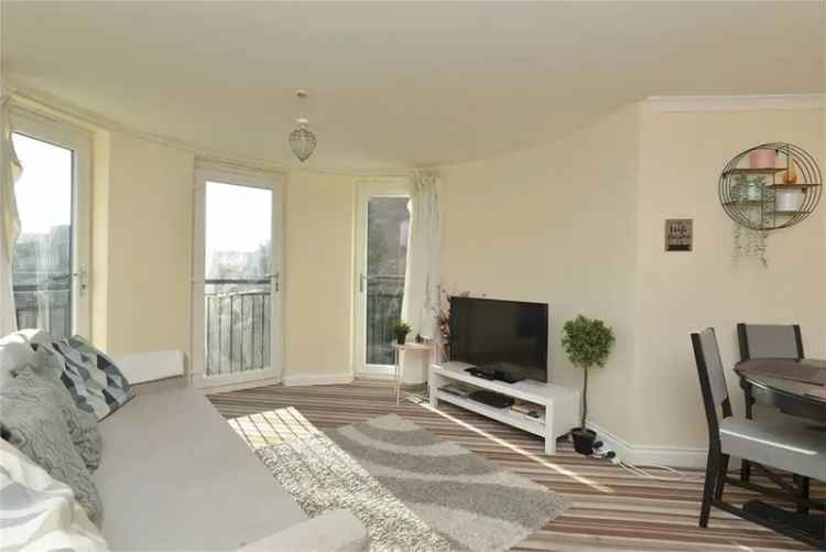 2 Bed Flat - First Floor with 1 Reception Room