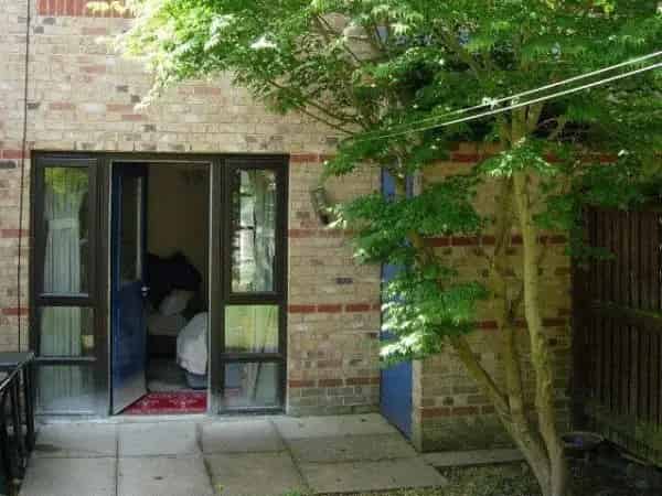 Modern Kitchen House Near Motorway Rail Station and Shopping Centre