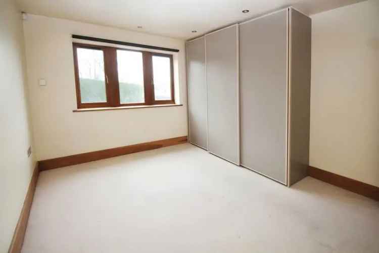 2 Bedroom Flat for Sale Huddersfield HD2