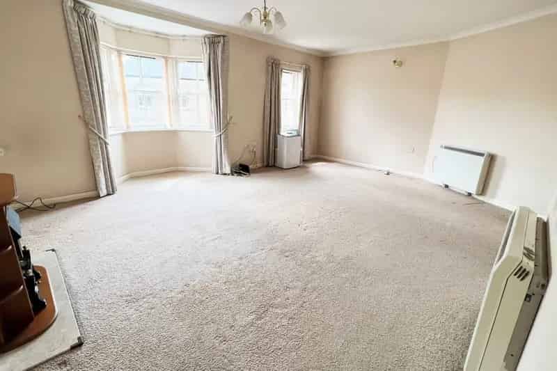 Two Bedroom Apartment Bakewell Zero Deposit Parking Available