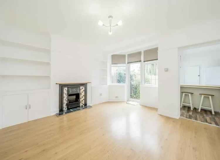 Flat For Sale in London, England