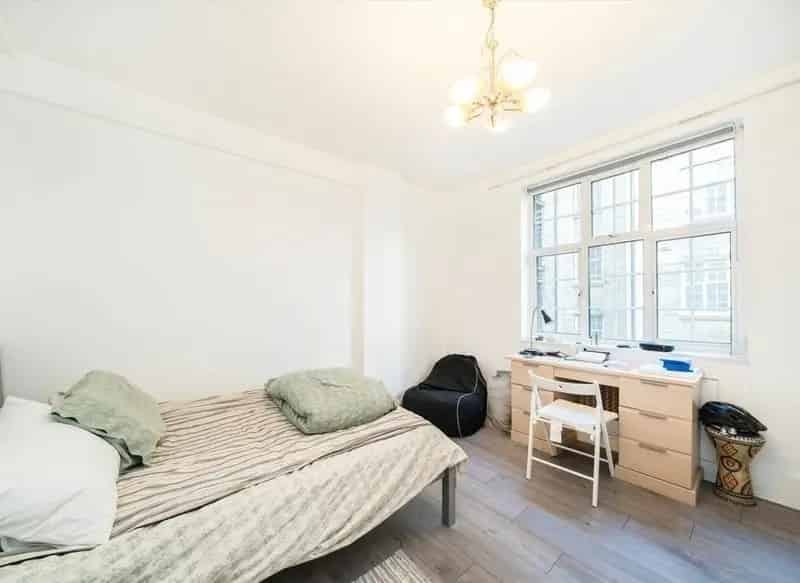 One Double Bedroom Apartment in Kensington