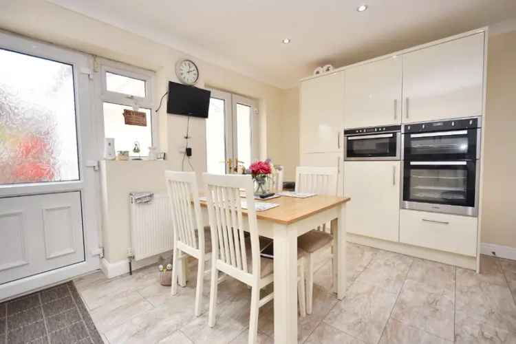  For Sale in 14, Wordsworth Grove, Wakefield, England