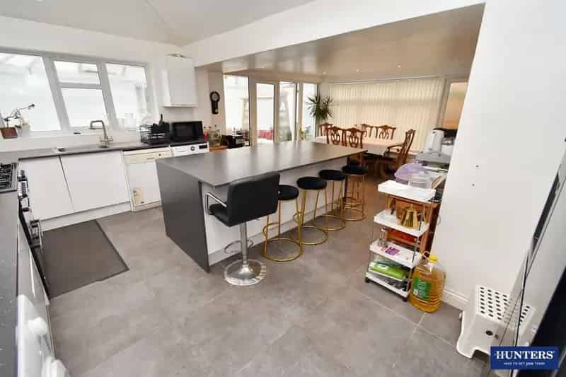 4 Bedroom Detached House For Sale Near City Centre